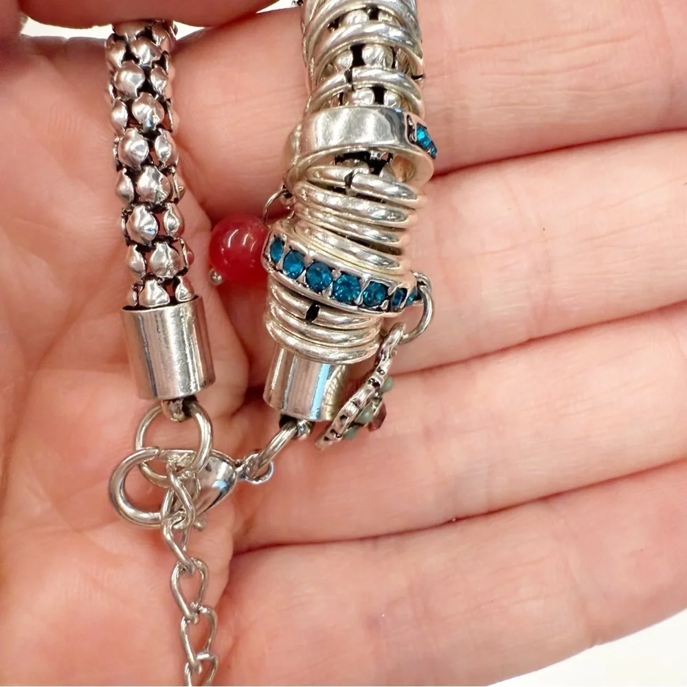 NWOT Boutique Bohemian Multicolor Rhinestone Pendants Chunky Silver Necklace